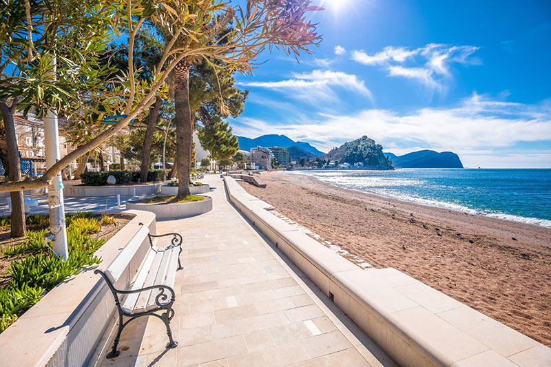 Promenada w Petrovacu na Moru