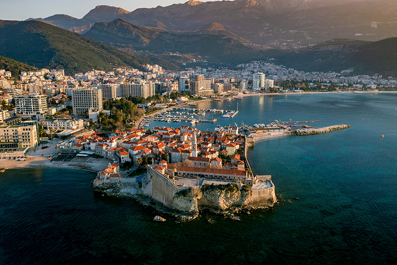 Budva w Czarnogórze – kompletny przewodnik: atrakcje, wycieczki, hotele, loty, ubezpieczenie Budva w Czarnogórze – TOP 15 najciekawszych atrakcji turystycznych