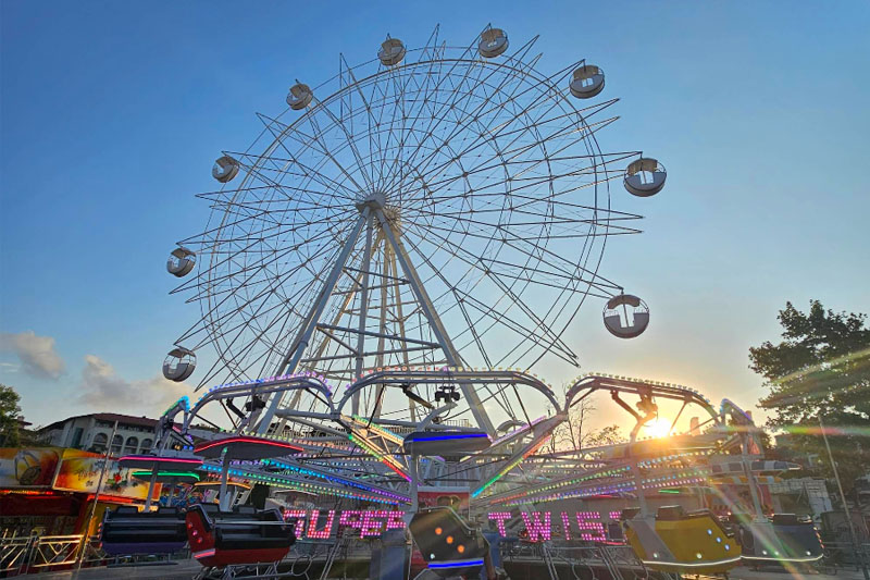 Lunapark w Słonecznym Brzegu