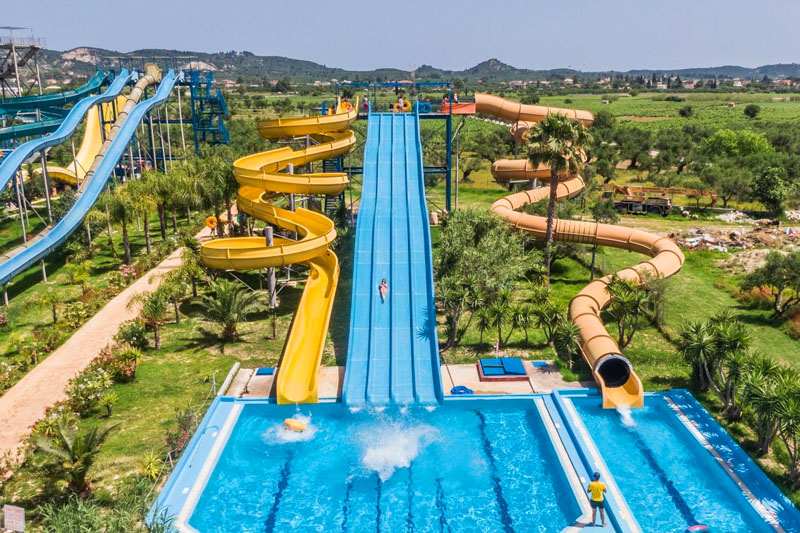 Park wodny w Sarakinado